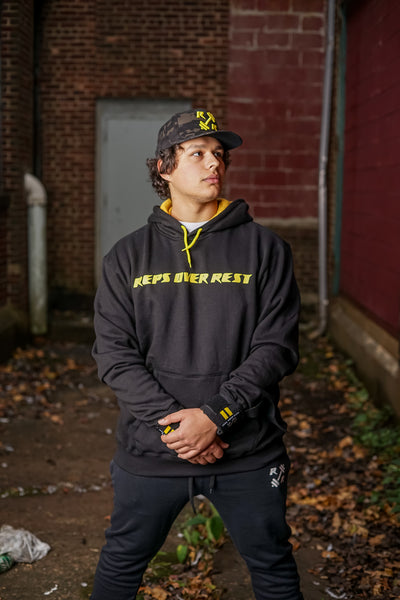 Black & Yellow Lifting Sweatshirt - Reps Over Rest
